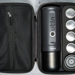 Outin Σετ Nano (Space Grey) - καφετιέρα ταξιδιού + προστατευτική θήκη